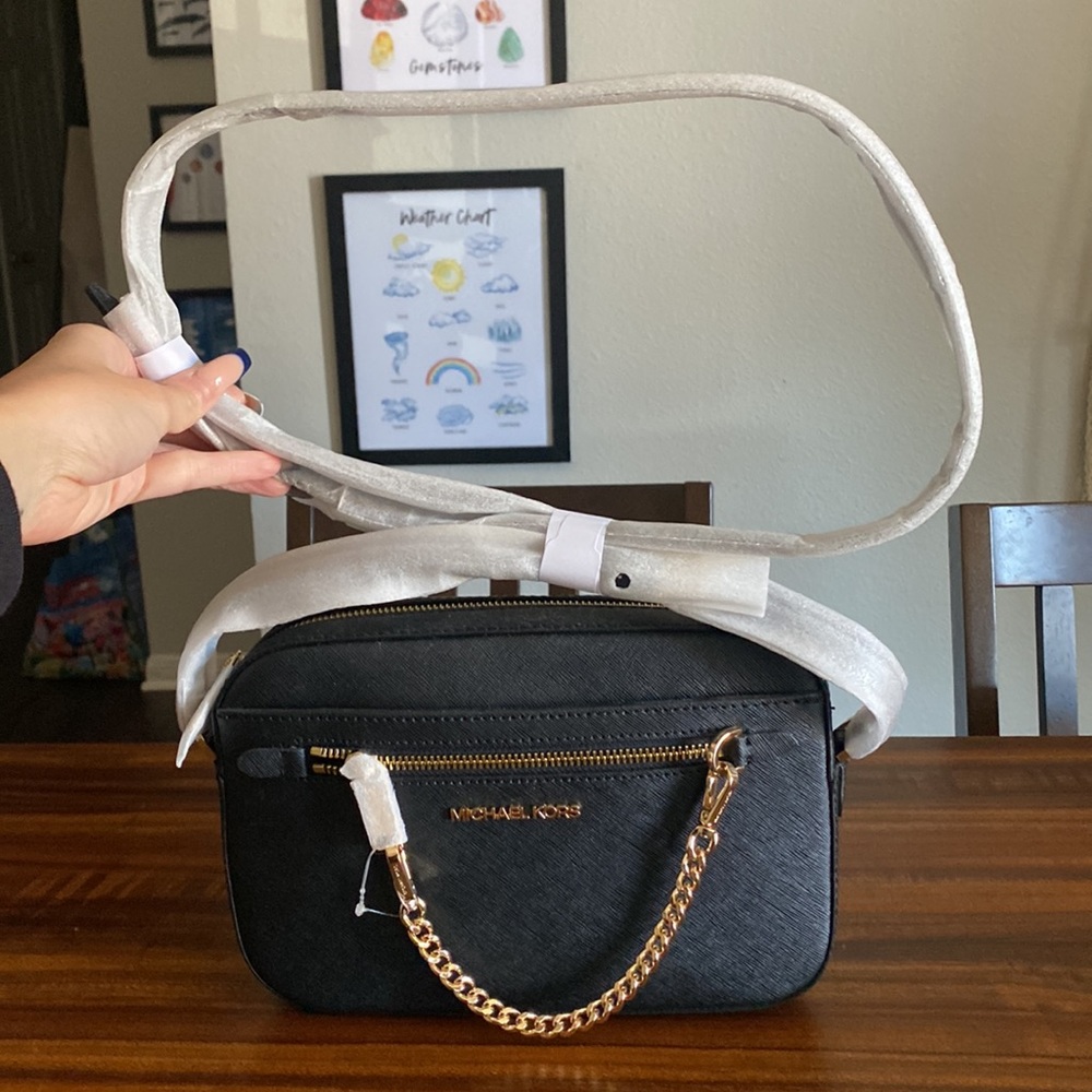 Brand New Michael Kors - Picture 3 of 9